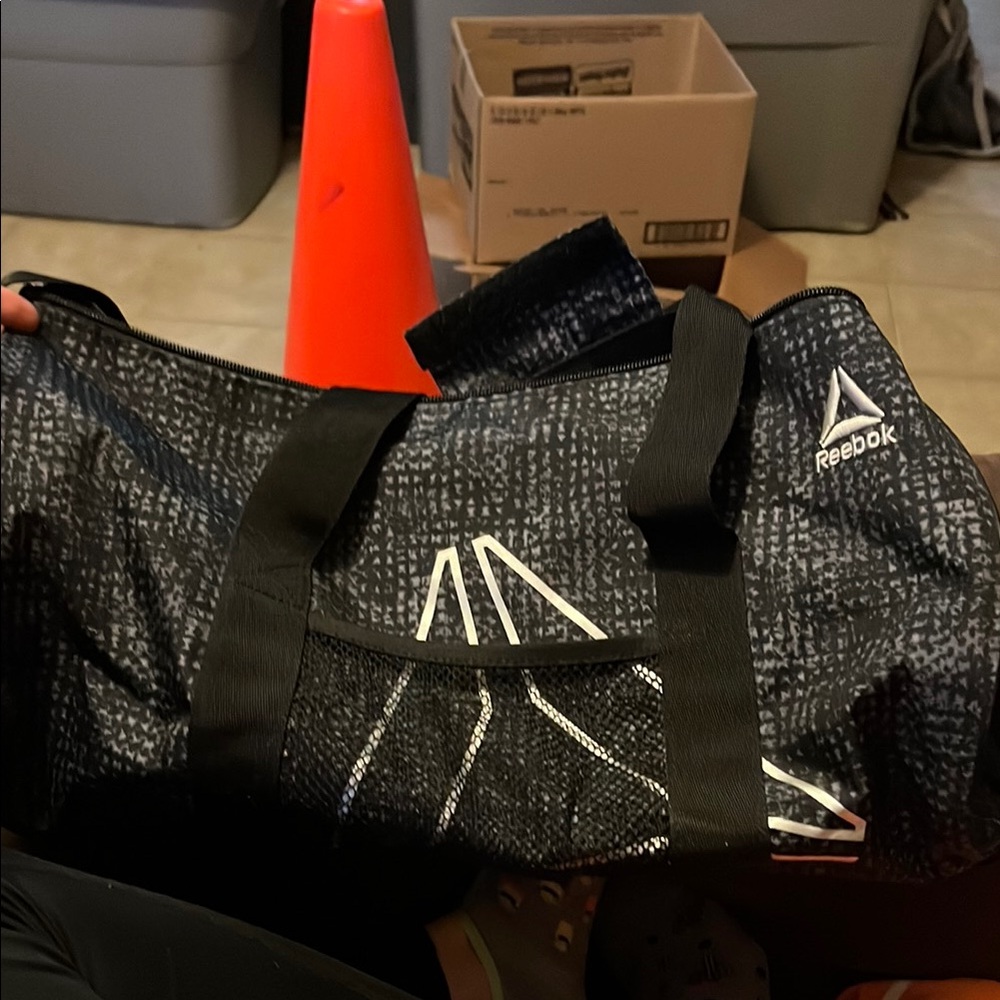 Reebok Black Geometric Duffel Bag for Sports